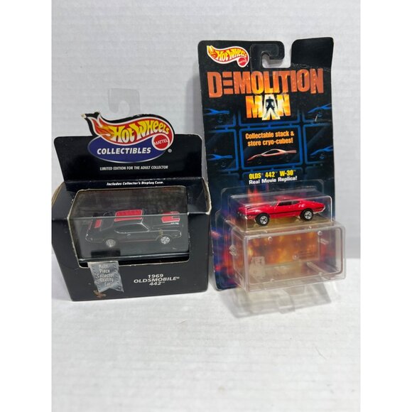Hot Wheels Demolition ManOlds 442 w-30 1969 Oldsmobile 442 lot of two cars - Picture 1 of 6